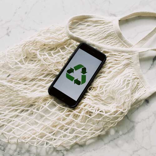 Handy mit Recyclingsymbol