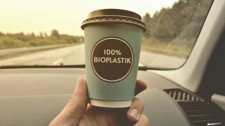 To-go-Becher aus Bioplastik